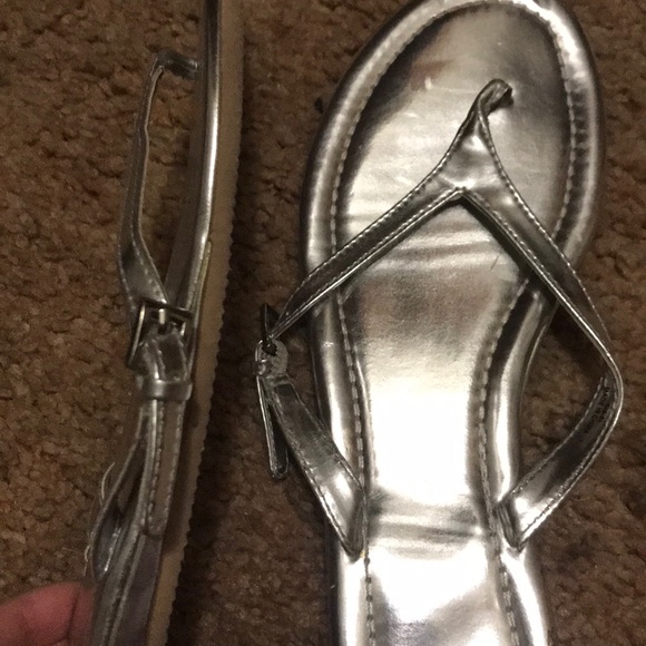 Silver flip flops - Picture 2 of 7